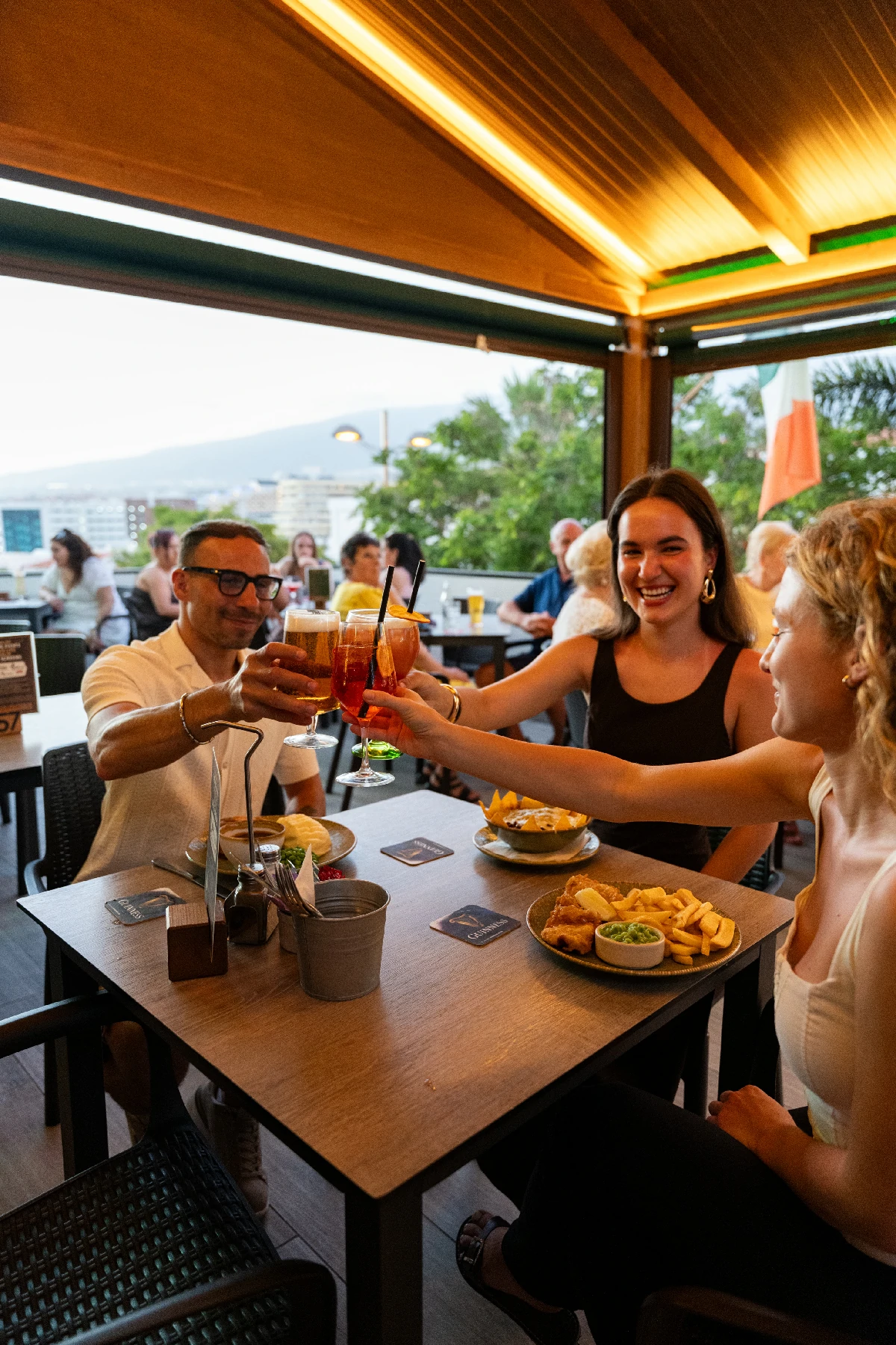 Imagen de la galeria de Temple Bar Tenerife, pub irlandes con ambiente, bar y musica en vivo